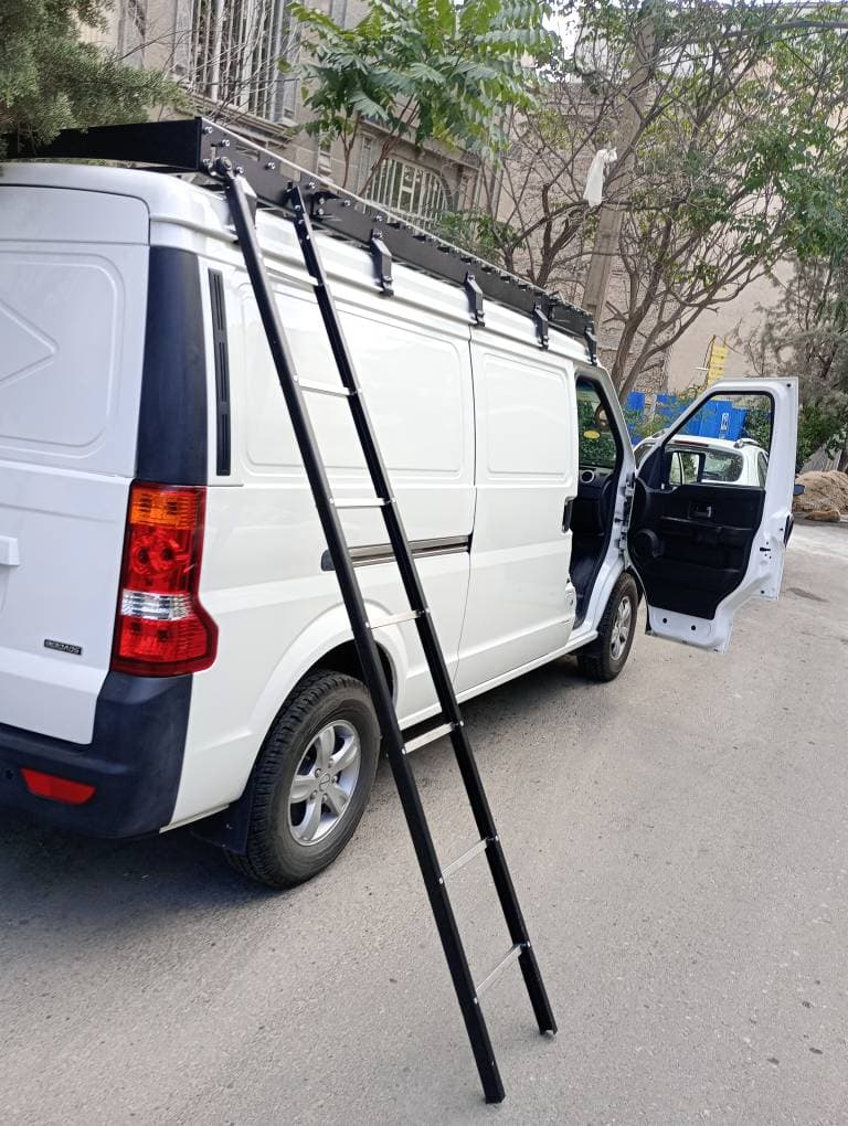 ون مجهز به باربند سقفی و نردبان مسافر پایا